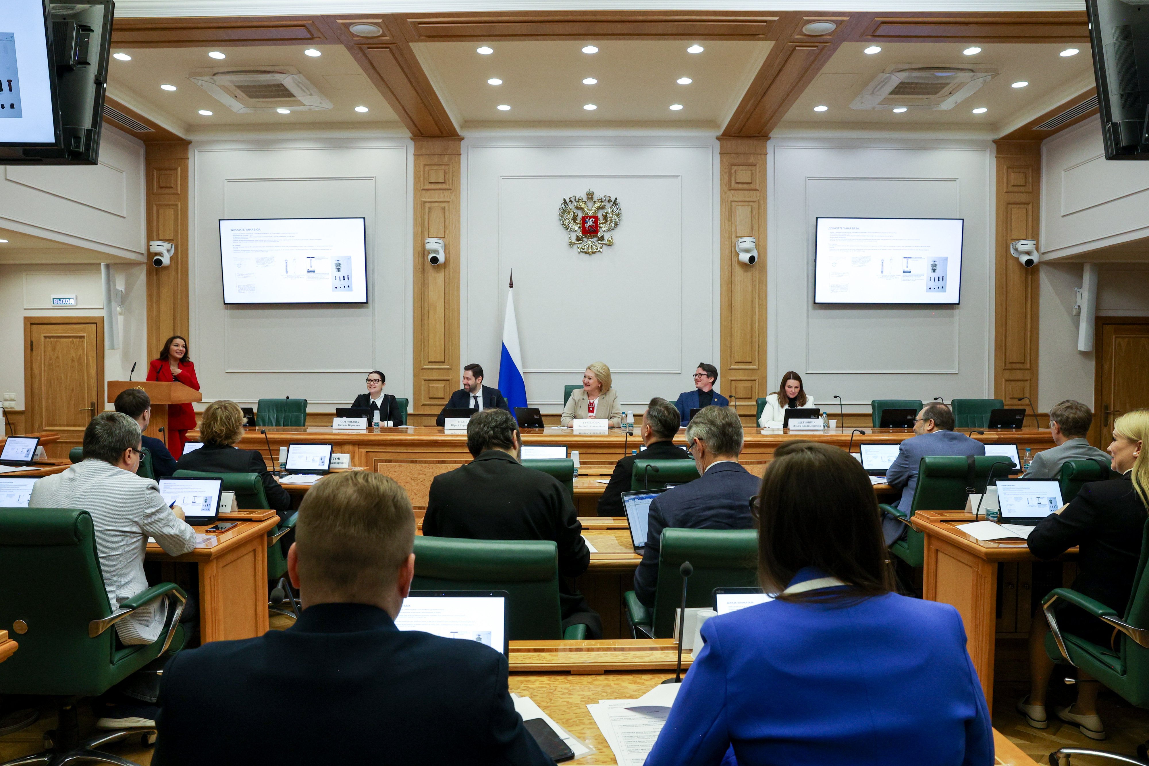 Низкие налоги и глубокие знания