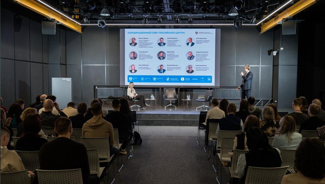 Раскраски, экскурсии и женский успех